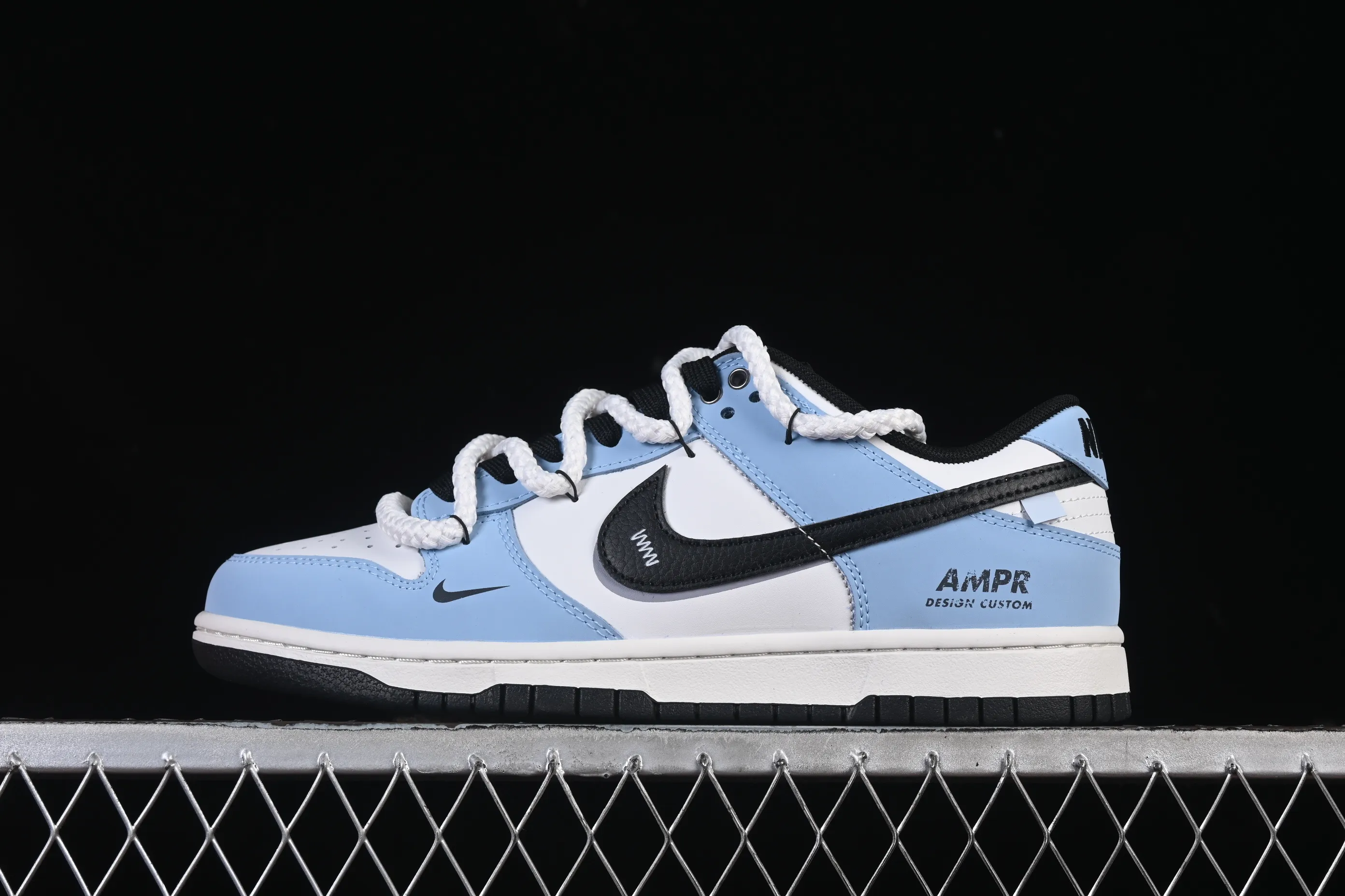 All Categories Nk SB Dunk Series Nk SB Dunk Low High-end Customized Low-top Shoes Nike SB Dunk Low "Just Do It" Straps Anniversary High-end Customized Low-top Casual Shoes BB0620-113